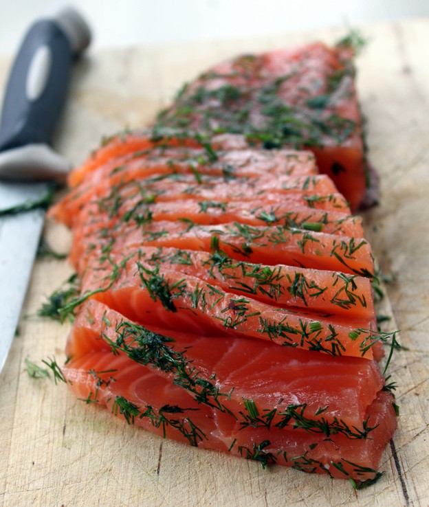 Saumon mariné à l’aneth par Chef Genfy